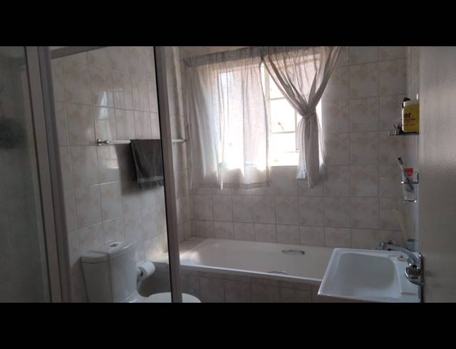 2 BEDROOM TOWNHOUSE FOR SALE IN BELLAIRS PARK